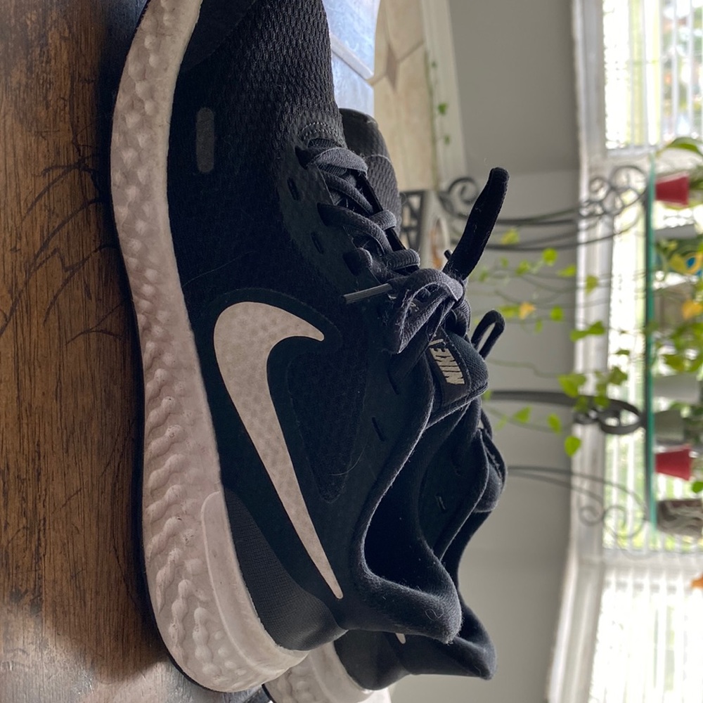 Girls Nike size 4